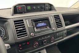 valkoinen Volkswagen Caravelle 2019 kuva 18.