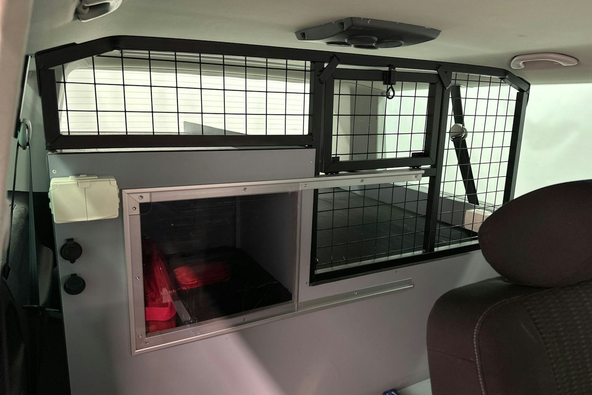 valkoinen Volkswagen Caravelle 2019 kuva 23.