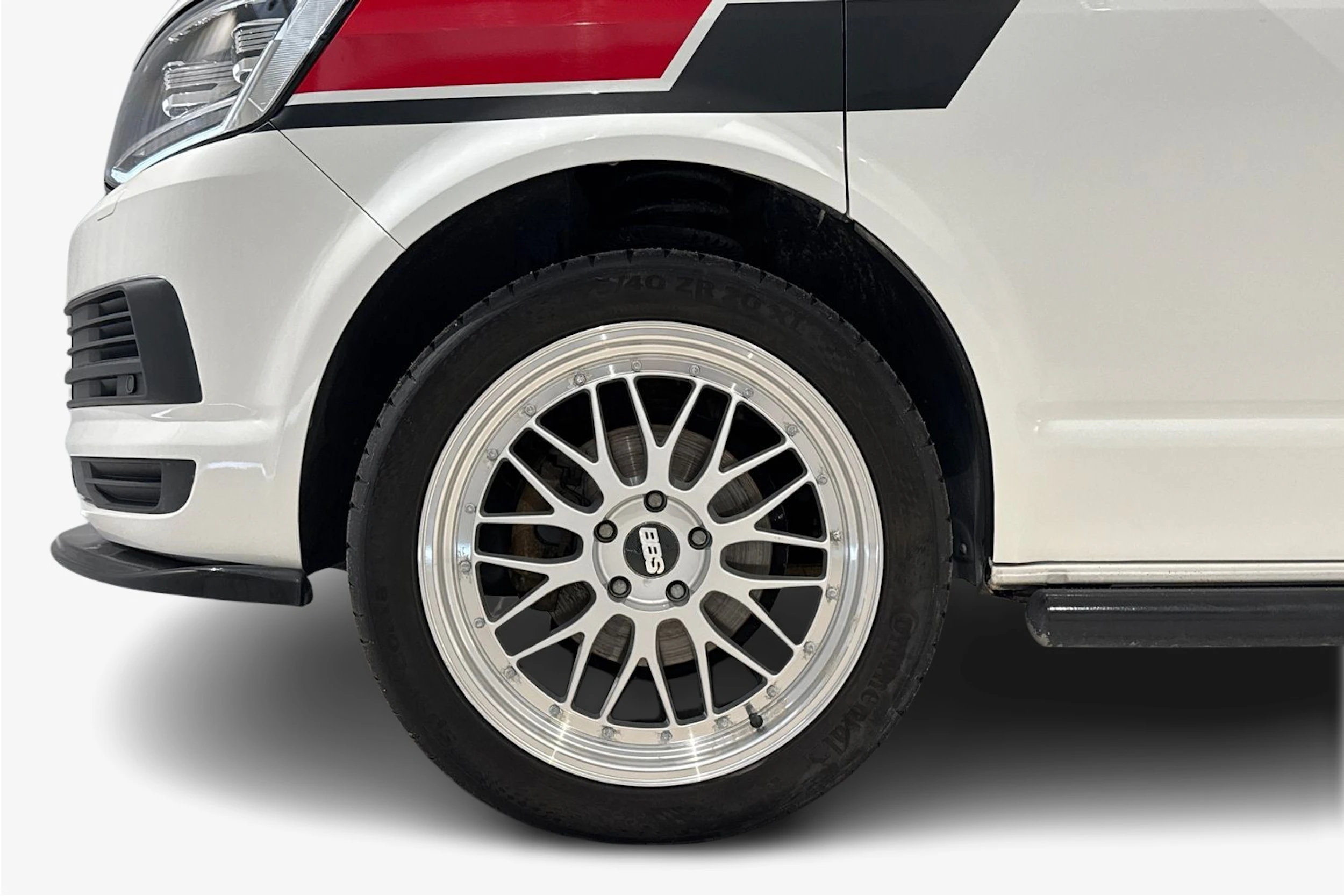 valkoinen Volkswagen Caravelle 2019 kuva 12.