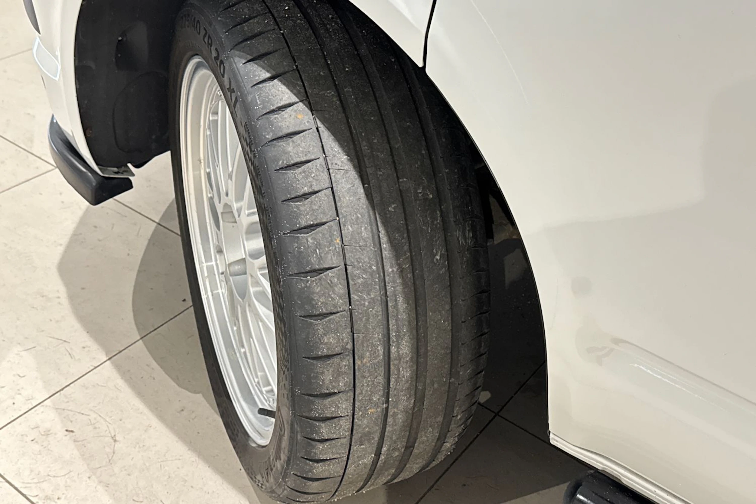 valkoinen Volkswagen Caravelle 2019 kuva 13.