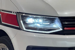 valkoinen Volkswagen Caravelle 2019 kuva 16.