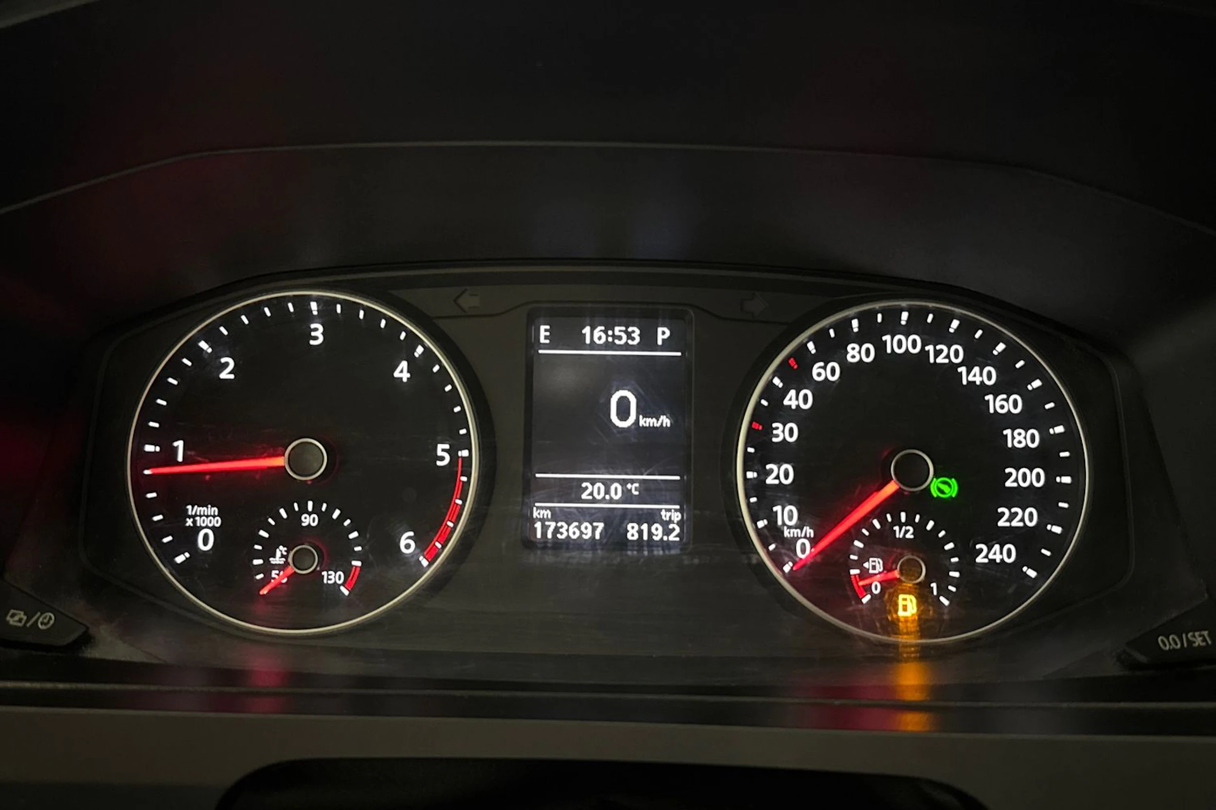 valkoinen Volkswagen Caravelle 2019 kuva 22.