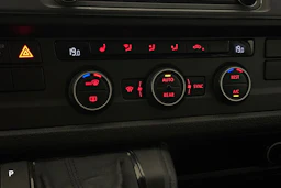 valkoinen Volkswagen Caravelle 2019 kuva 26.