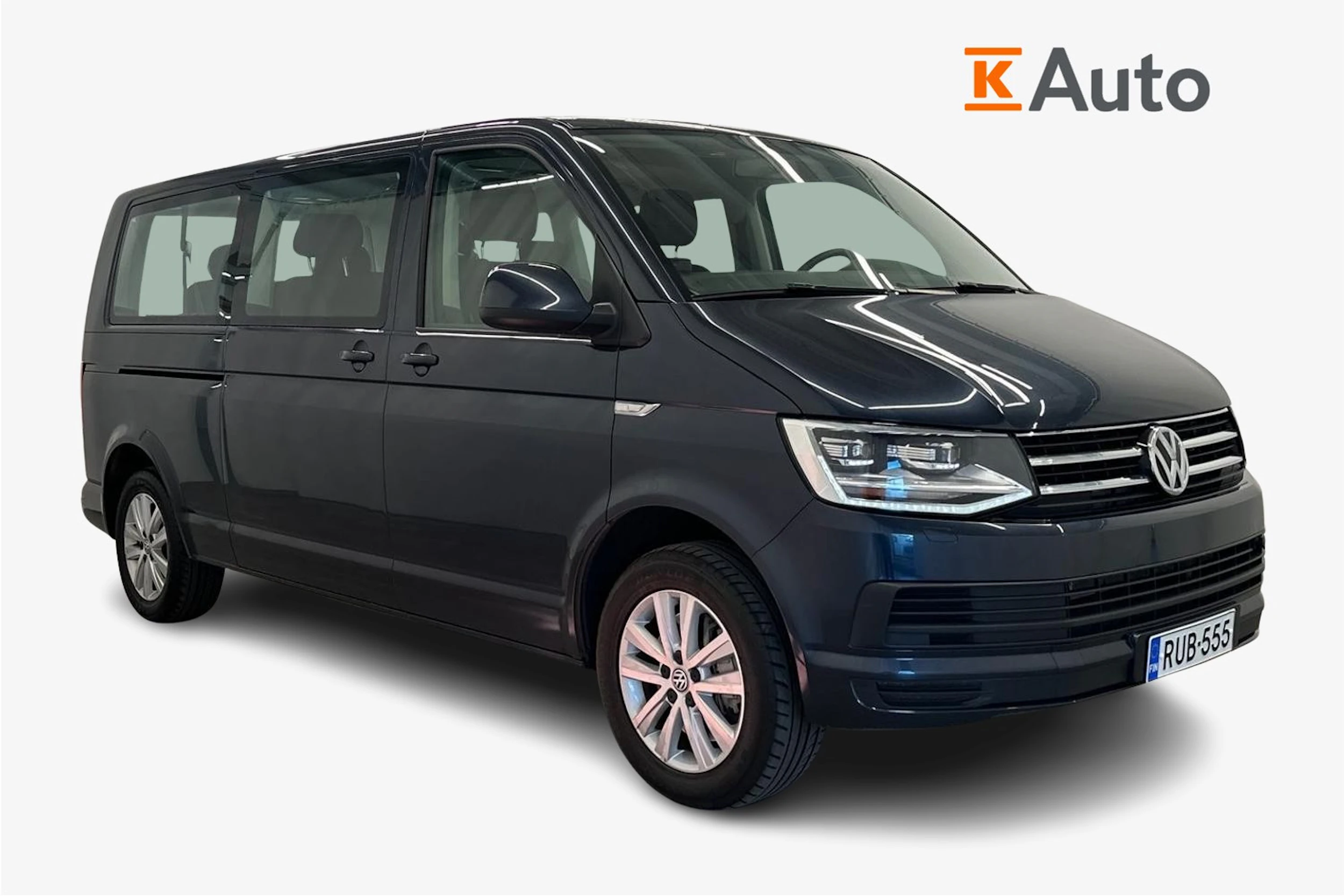 sininen Volkswagen Caravelle 2019 kuva 1.