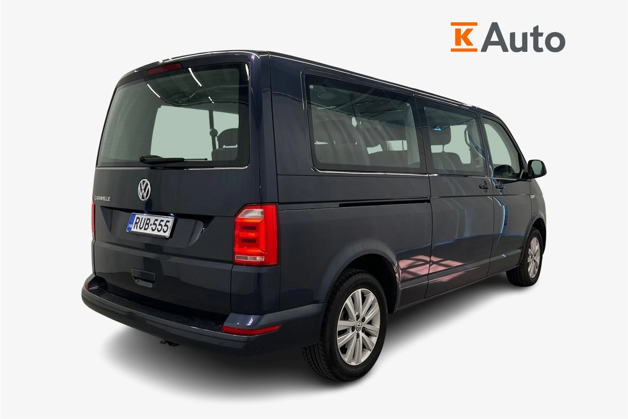 sininen Volkswagen Caravelle 2019 kuva 2.