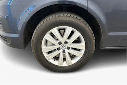 sininen Volkswagen Caravelle 2019 kuva 9.