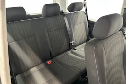 sininen Volkswagen Caravelle 2019 kuva 11.