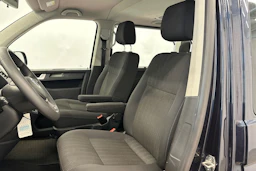 sininen Volkswagen Caravelle 2019 kuva 16.