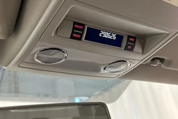 sininen Volkswagen Caravelle 2019 kuva 19.
