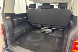 sininen Volkswagen Caravelle 2019 kuva 26.