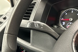 valkoinen Volkswagen Caravelle 2019 kuva 7.
