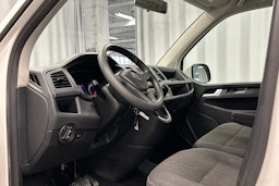valkoinen Volkswagen Caravelle 2019 kuva 9.