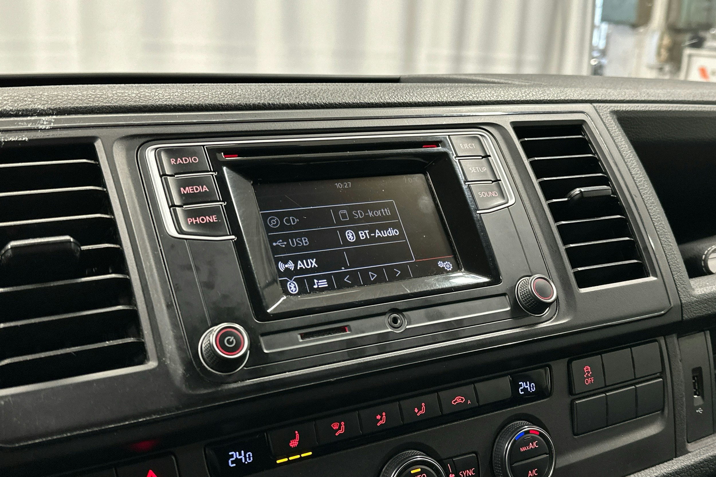 valkoinen Volkswagen Caravelle 2019 kuva 11.