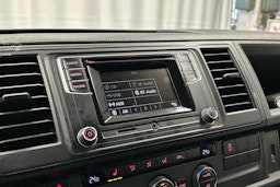 valkoinen Volkswagen Caravelle 2019 kuva 11.
