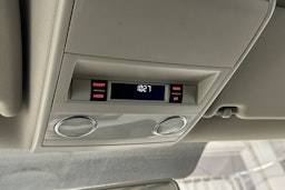 valkoinen Volkswagen Caravelle 2019 kuva 13.