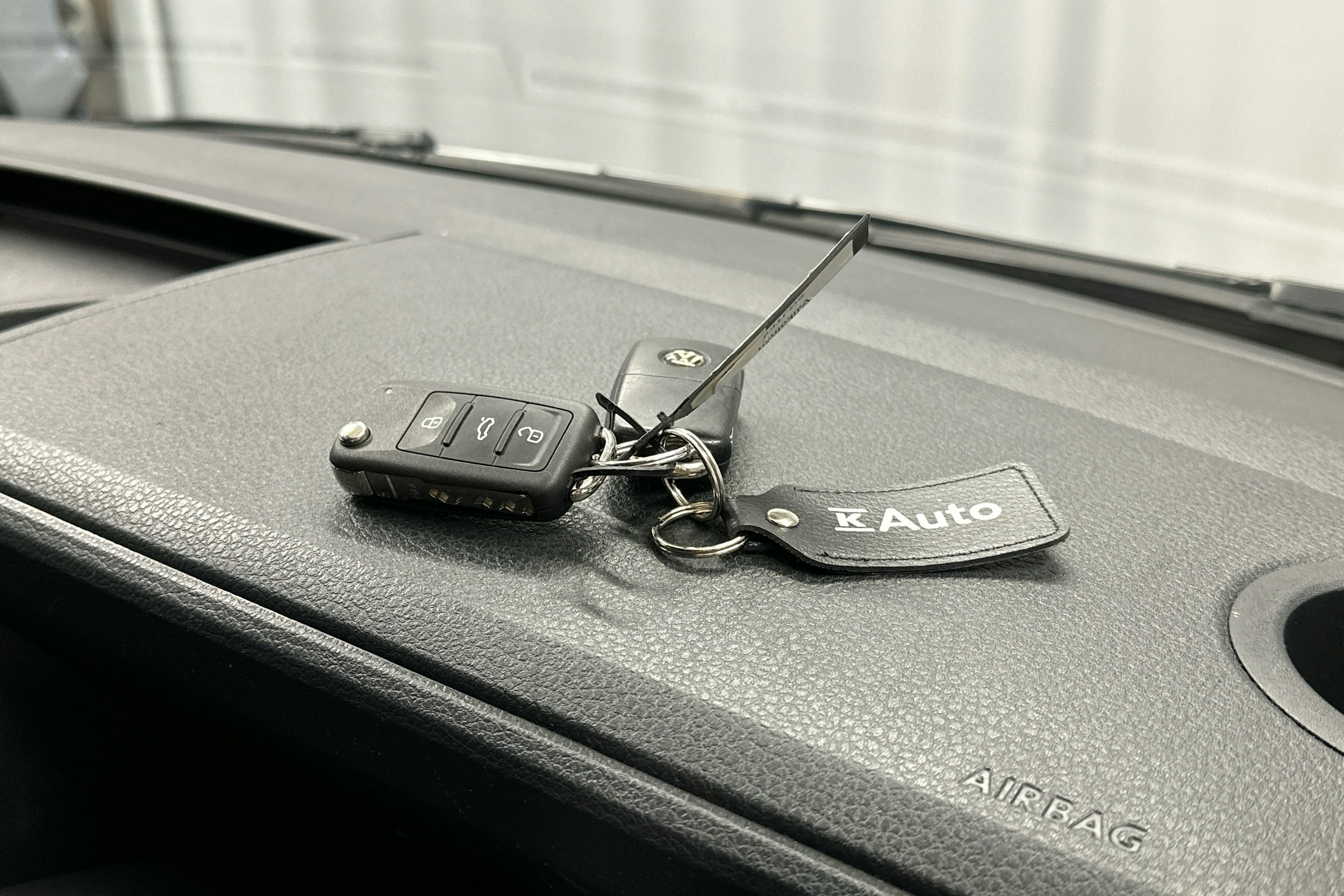 valkoinen Volkswagen Caravelle 2019 kuva 21.