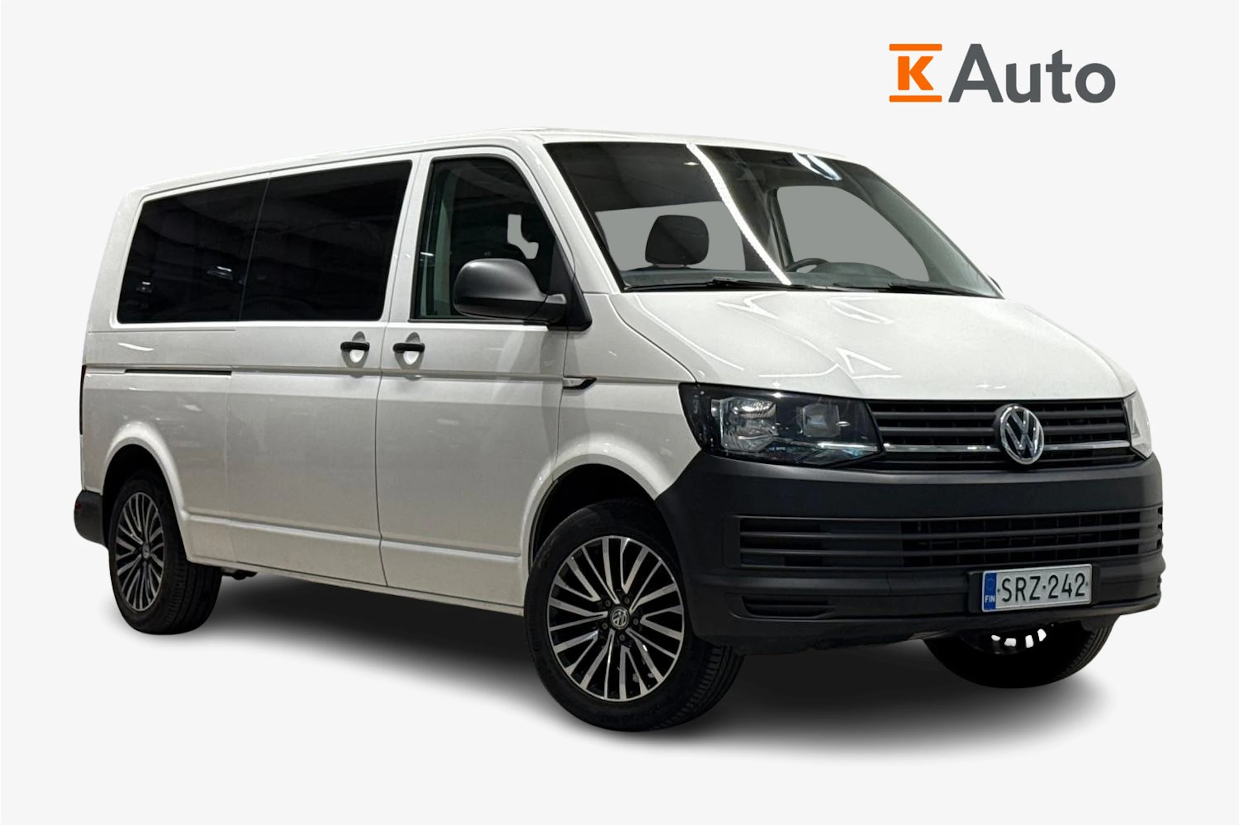 Valkoinen Volkswagen CARAVELLE 2019 kuva 1.