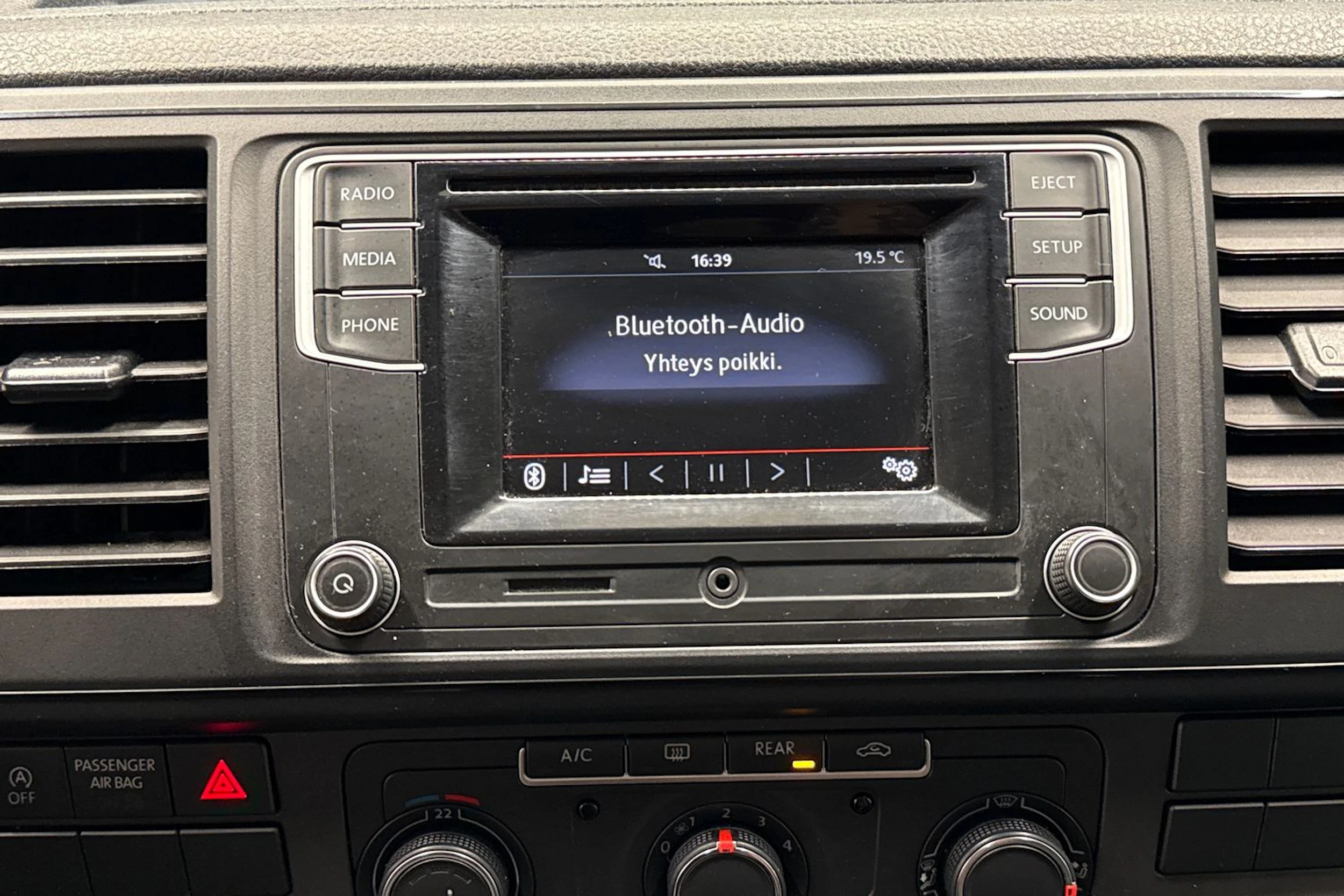 Valkoinen Volkswagen CARAVELLE 2019 kuva 18.