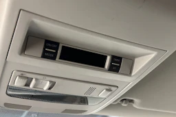 Valkoinen Volkswagen CARAVELLE 2019 kuva 19.