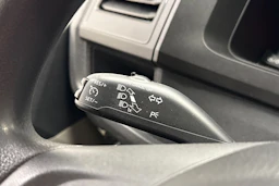 Valkoinen Volkswagen CARAVELLE 2019 kuva 20.