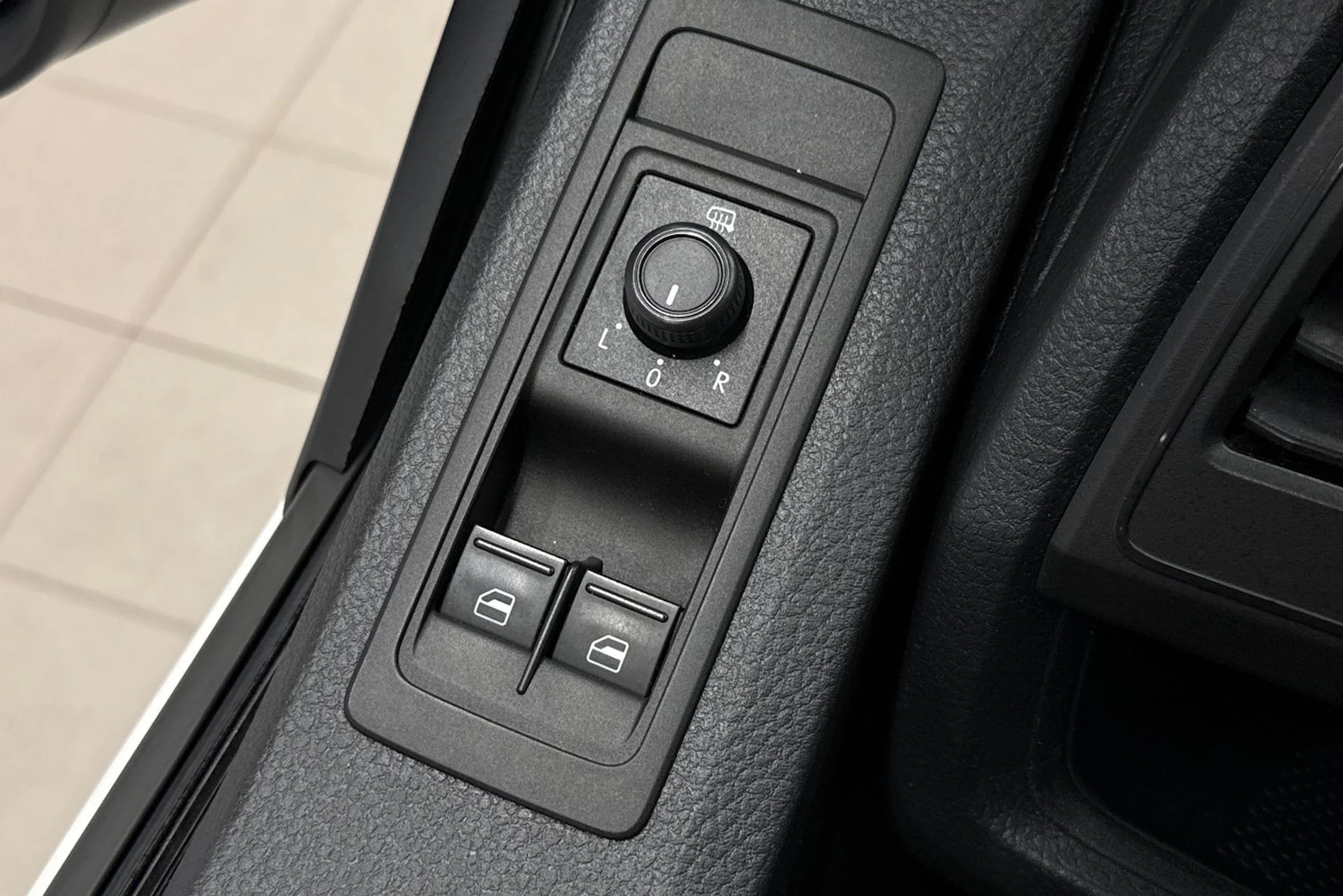 Valkoinen Volkswagen CARAVELLE 2019 kuva 21.
