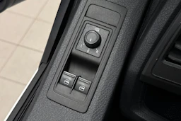 Valkoinen Volkswagen CARAVELLE 2019 kuva 21.
