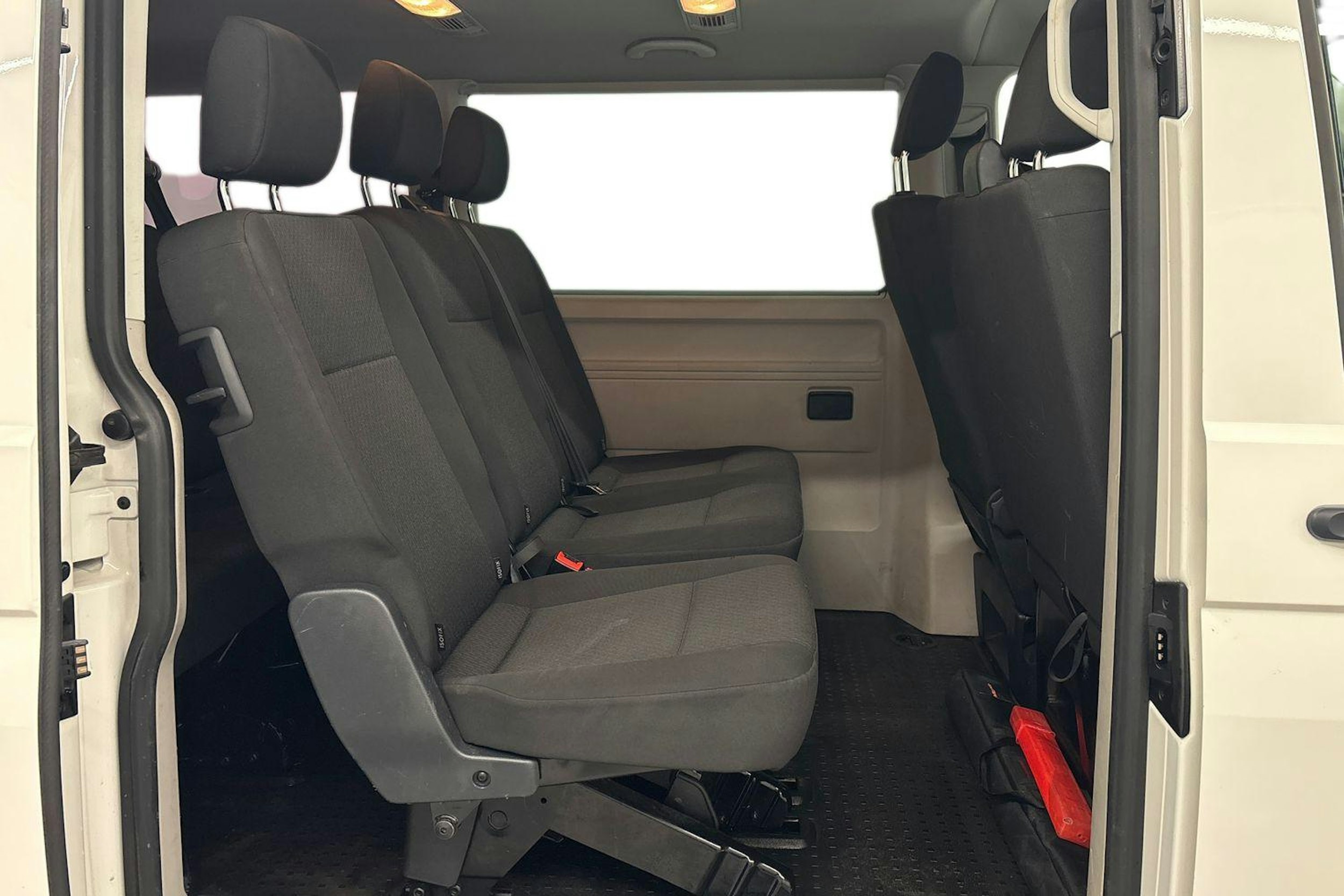 valkoinen Volkswagen Caravelle 2019 kuva 10.