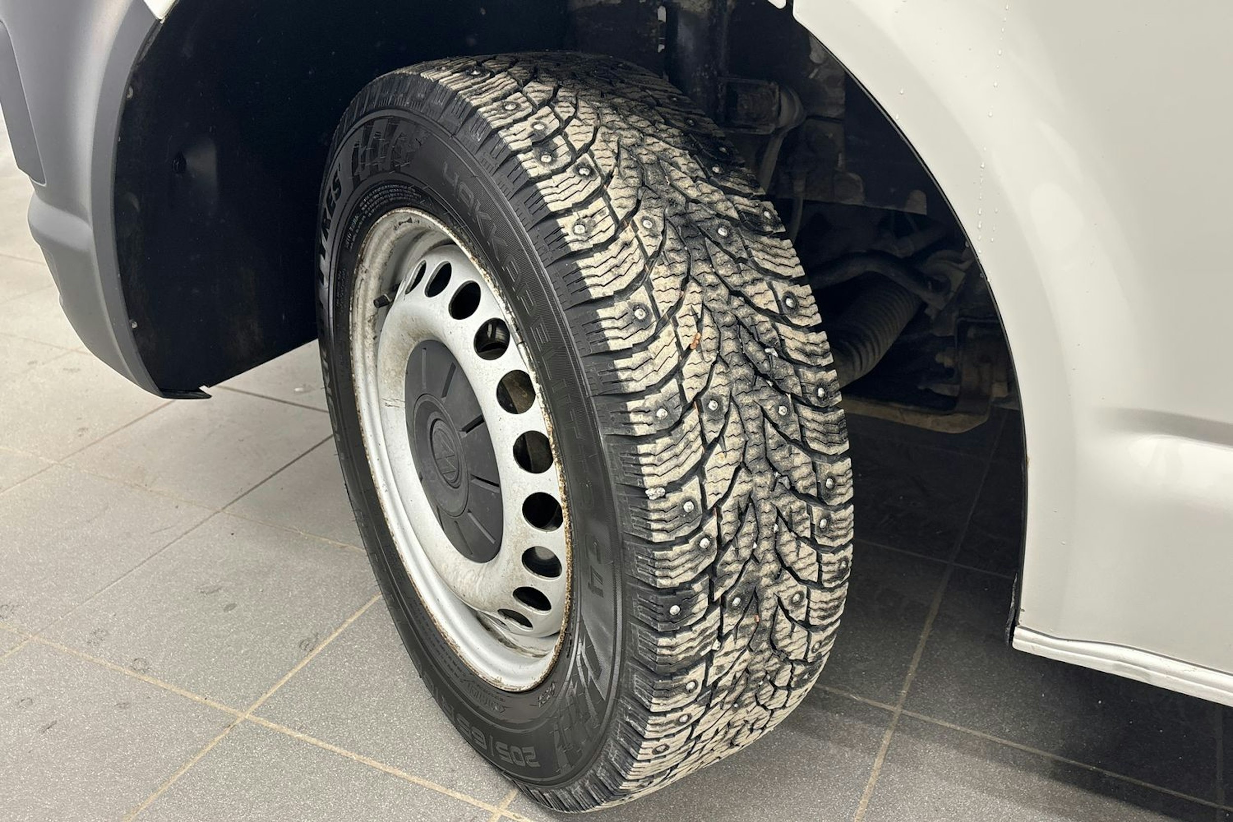 valkoinen Volkswagen Caravelle 2019 kuva 13.