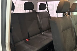 valkoinen Volkswagen Caravelle 2019 kuva 18.