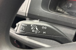 valkoinen Volkswagen Caravelle 2019 kuva 21.