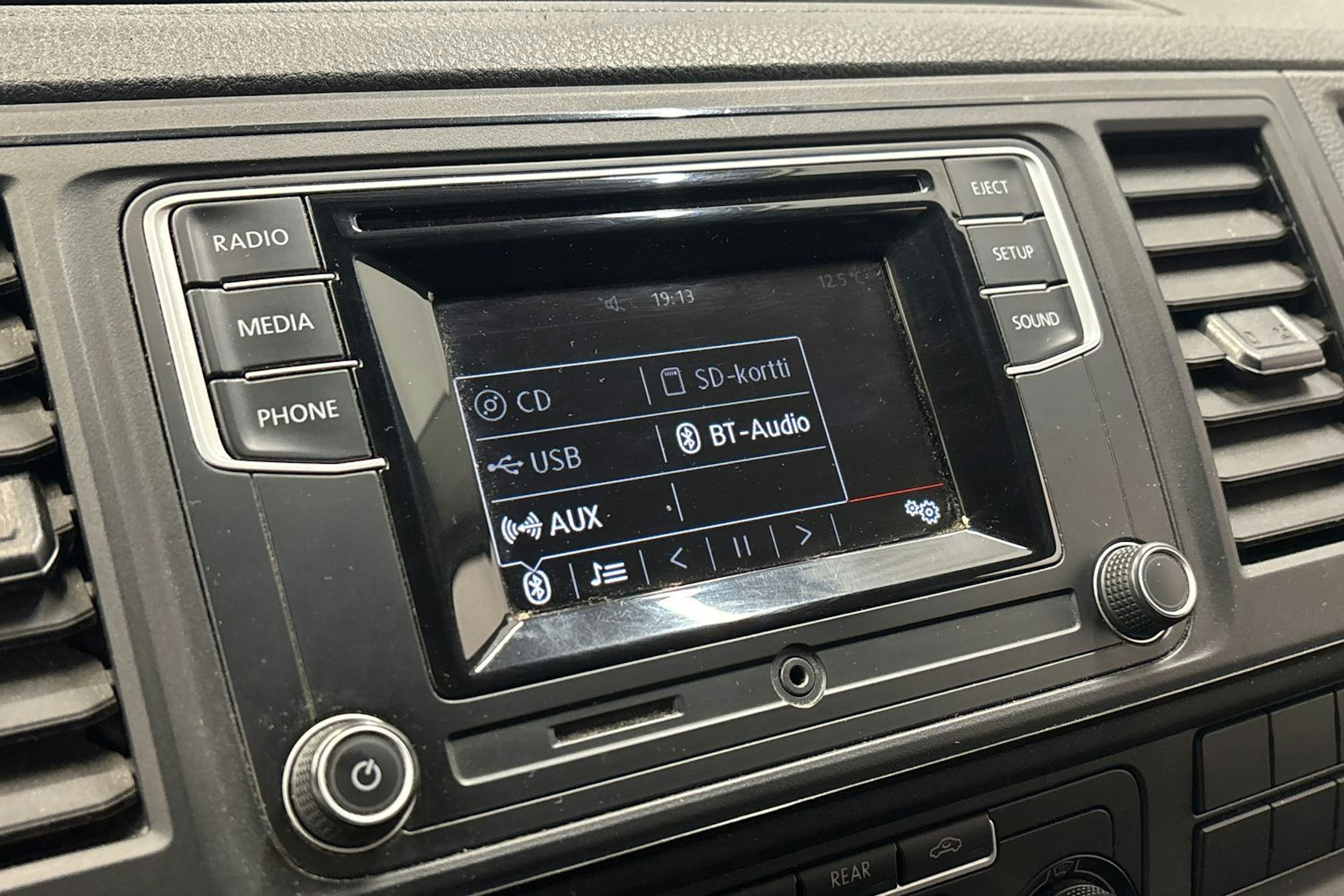 valkoinen Volkswagen Caravelle 2019 kuva 24.