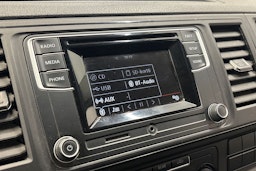 valkoinen Volkswagen Caravelle 2019 kuva 24.