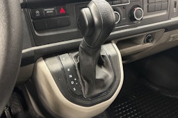 valkoinen Volkswagen Caravelle 2019 kuva 26.