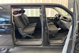 musta Volkswagen Caravelle 2020 kuva 4.