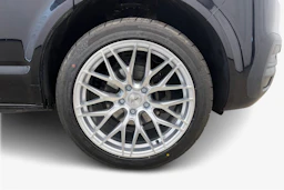 musta Volkswagen Caravelle 2020 kuva 12.