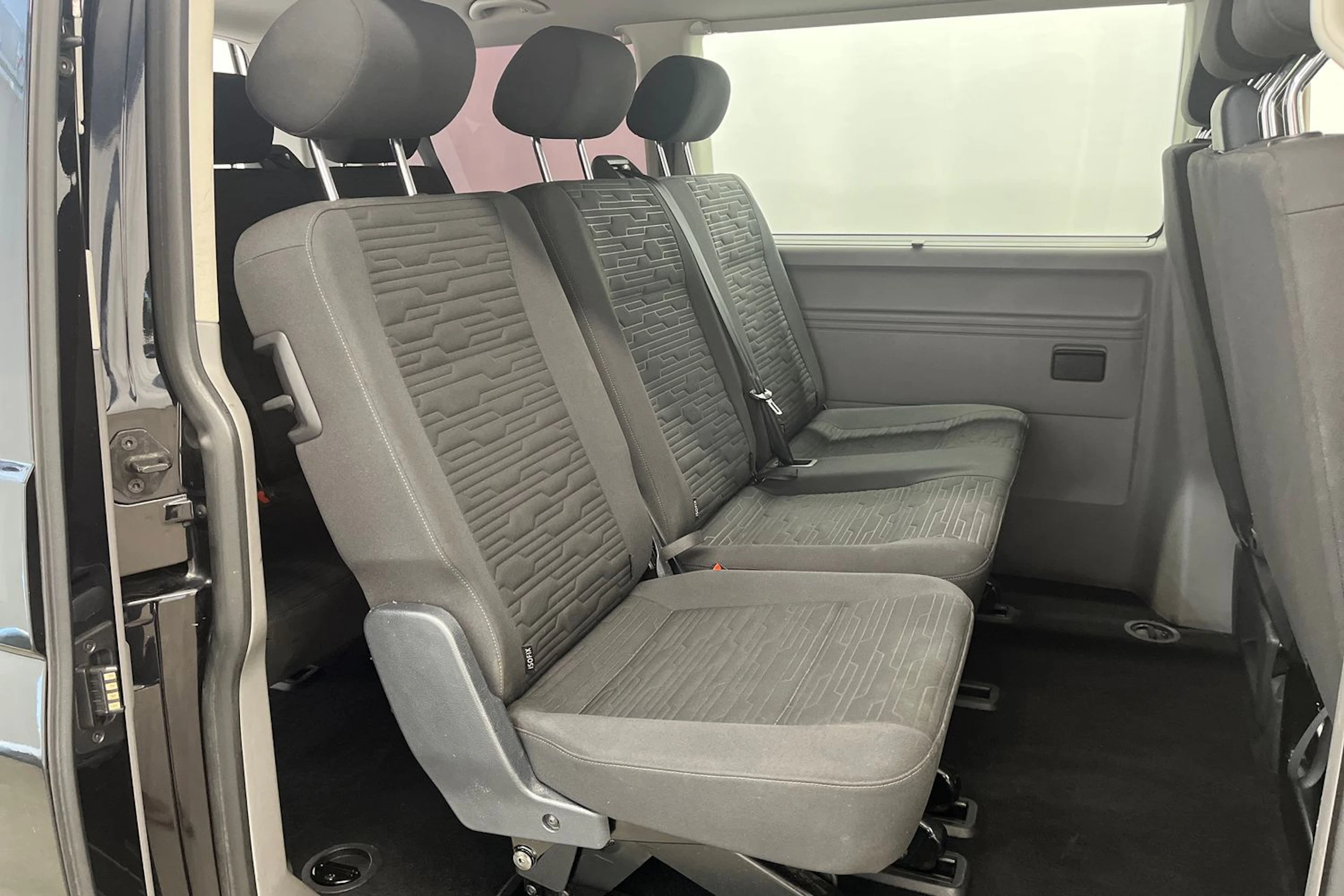 musta Volkswagen Caravelle 2020 kuva 19.