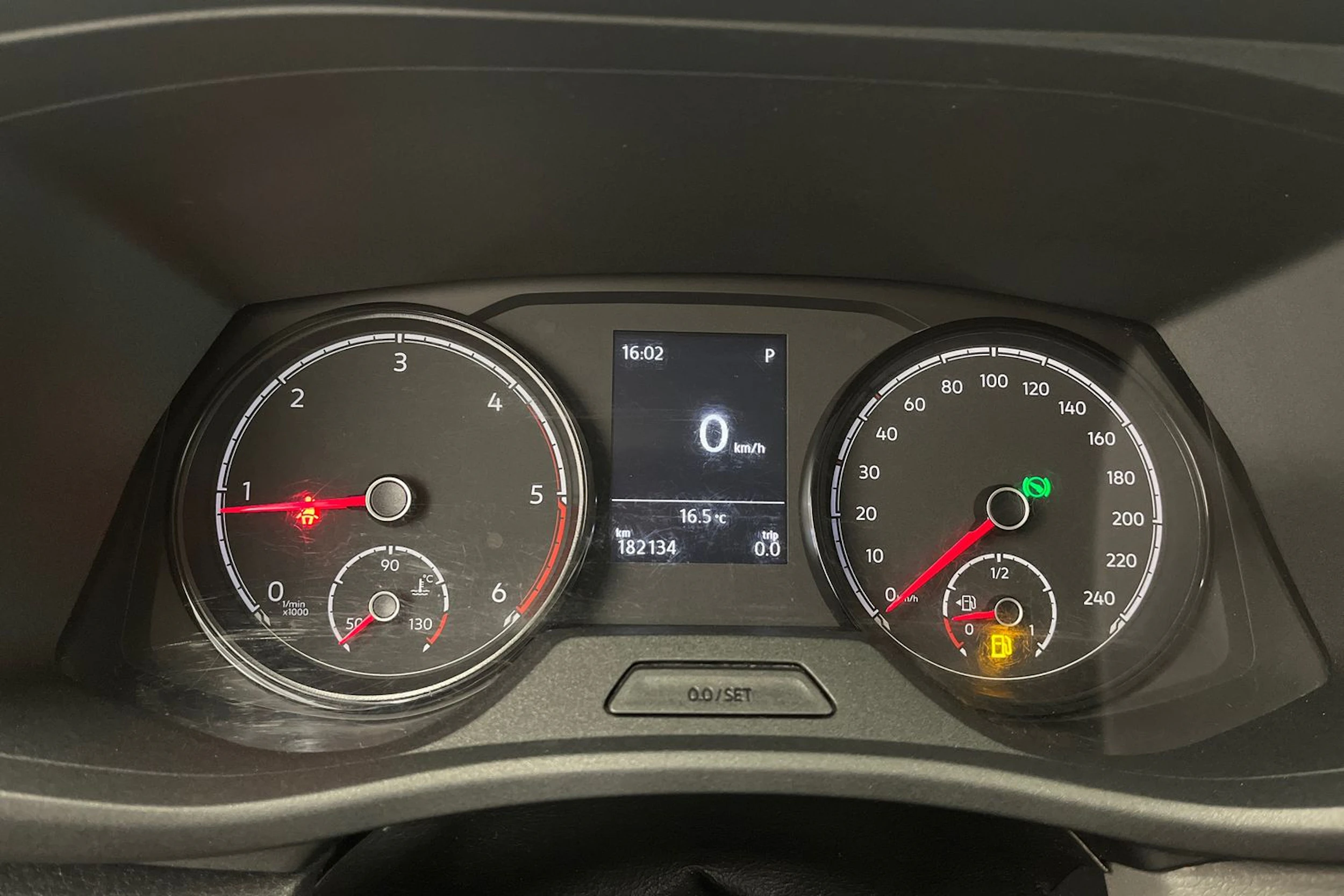 musta Volkswagen Caravelle 2020 kuva 24.