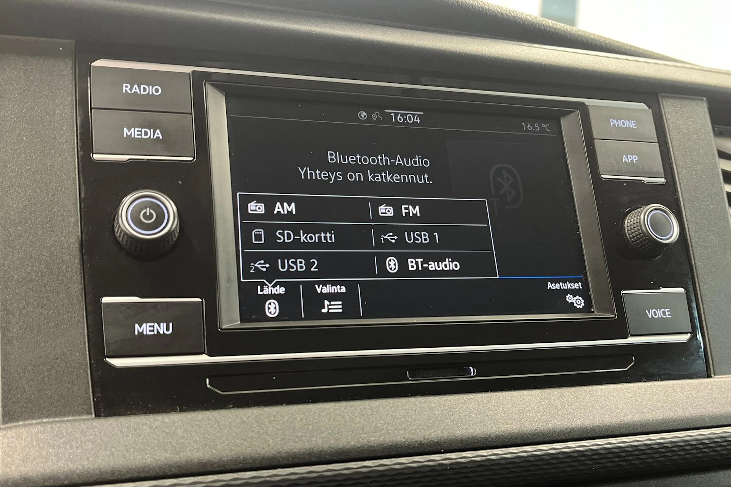 musta Volkswagen Caravelle 2020 kuva 28.