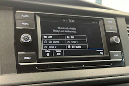 musta Volkswagen Caravelle 2020 kuva 28.