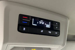 musta Volkswagen Caravelle 2020 kuva 32.