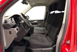 Punainen Volkswagen CARAVELLE 2020 kuva 10.