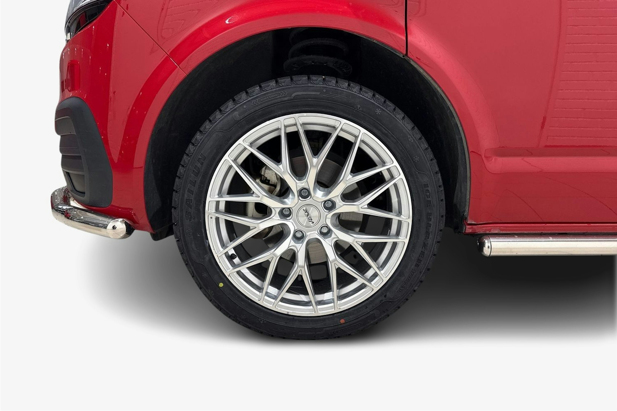 Punainen Volkswagen CARAVELLE 2020 kuva 11.