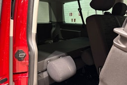 Punainen Volkswagen CARAVELLE 2020 kuva 15.