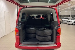 Punainen Volkswagen CARAVELLE 2020 kuva 16.