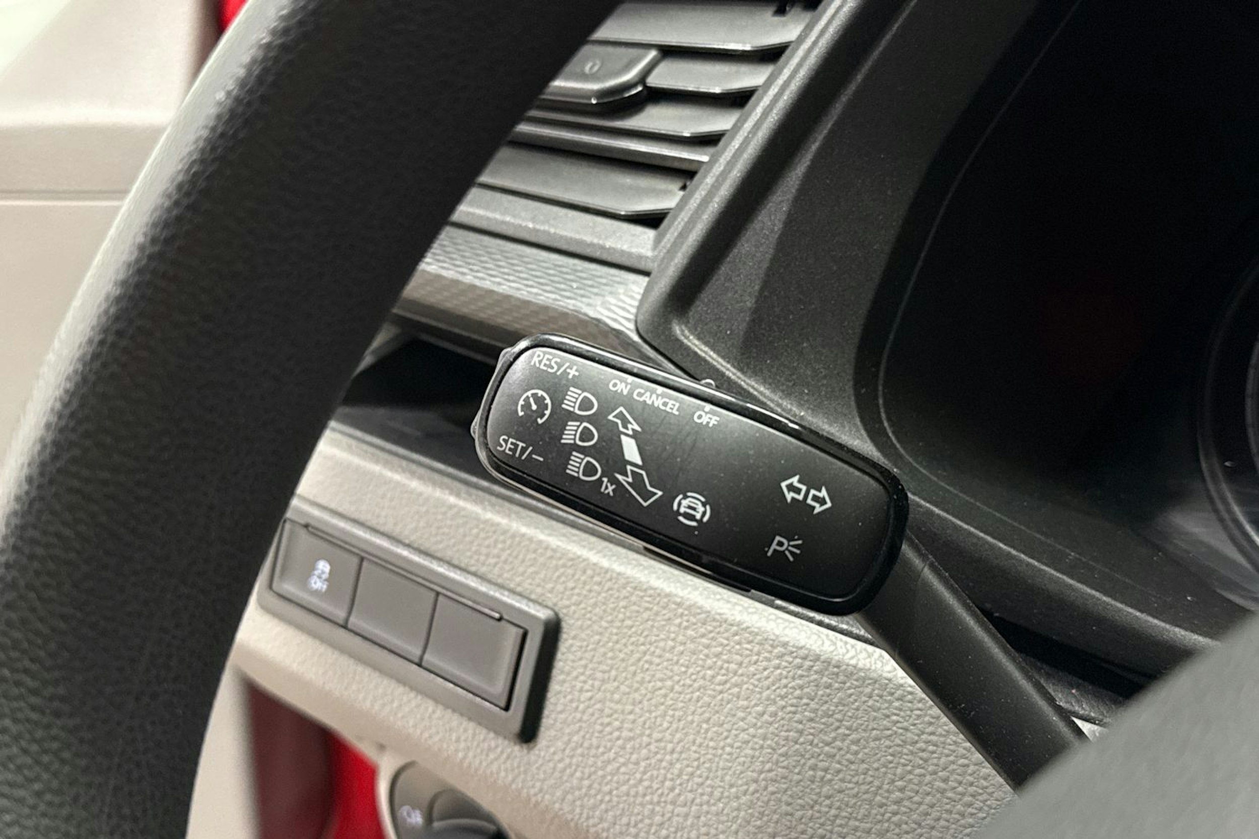 Punainen Volkswagen CARAVELLE 2020 kuva 20.