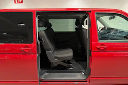 punainen Volkswagen Caravelle 2020 kuva 24.
