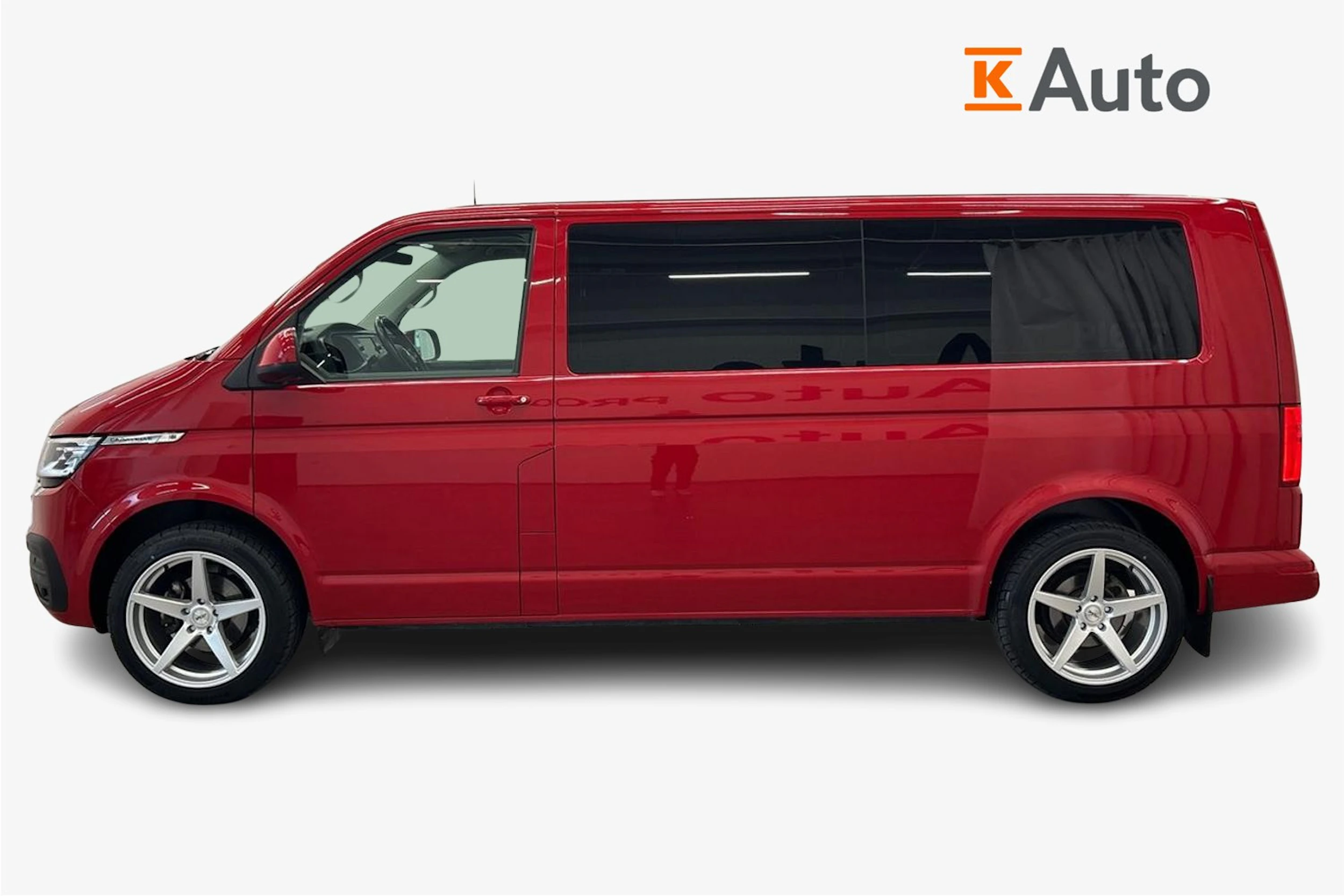 punainen Volkswagen Caravelle 2020 kuva 5.