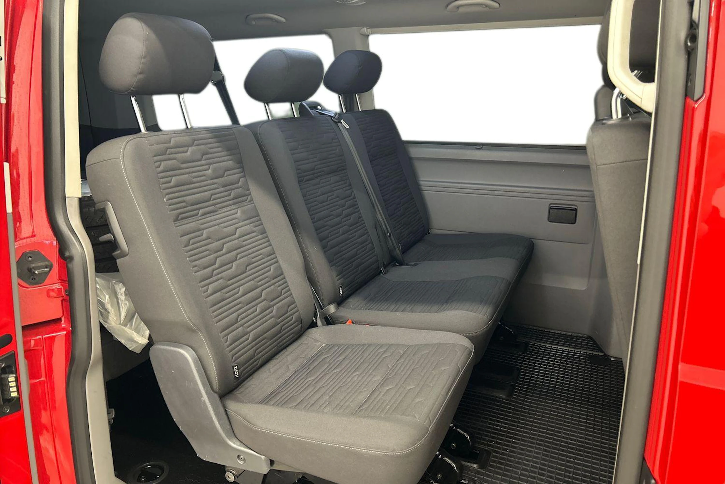 punainen Volkswagen Caravelle 2020 kuva 8.
