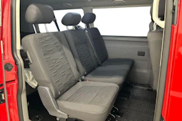punainen Volkswagen Caravelle 2020 kuva 8.