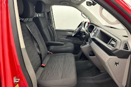 punainen Volkswagen Caravelle 2020 kuva 19.
